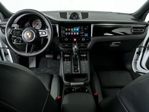 Used 2026 Porsche Macan AWD/4WD image 20