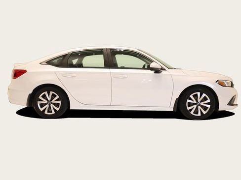 Used 2022 Honda Civic LX image 4