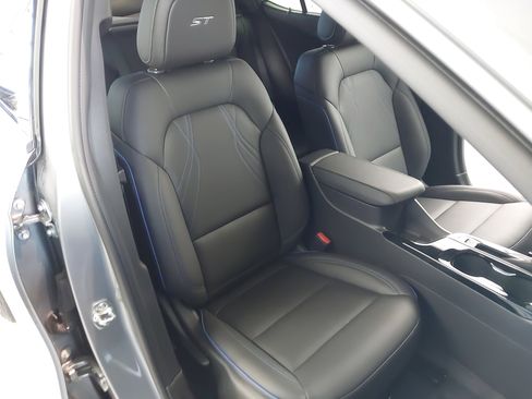 Used 2025 Buick Envista Sport Touring image 28