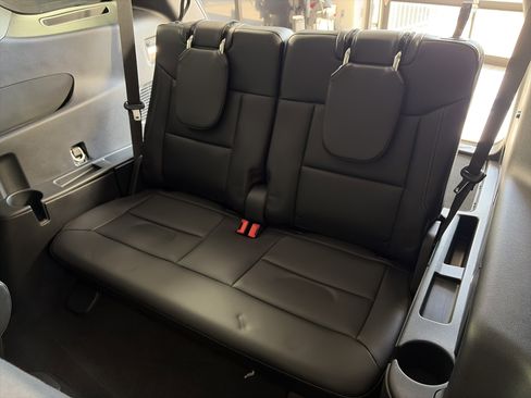 Used 2023 Ford Explorer XLT w/ Equipment Group 202A image 14