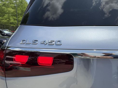 Used 2025 Mercedes-Benz GLS 450 4MATIC image 21