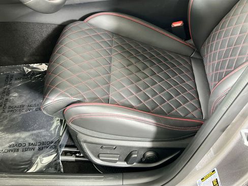 Used 2025 Genesis G70 3.3T Advanced w/ Sport Prestige Package image 19