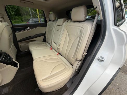 Used 2016 Lincoln MKX Reserve w/ Climate Package AWD/4WD image 32