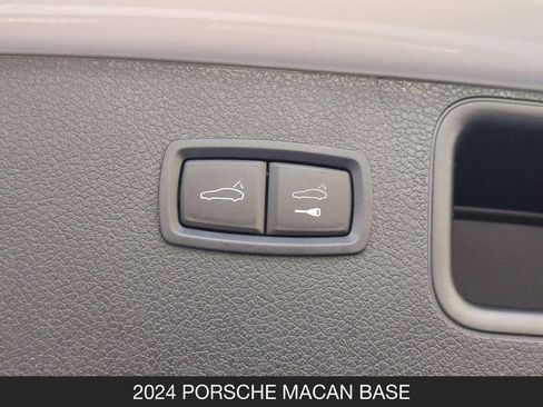 Used 2024 Porsche Macan AWD/4WD image 26