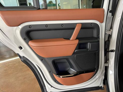 Used 2026 Land Rover Defender 110 image 41