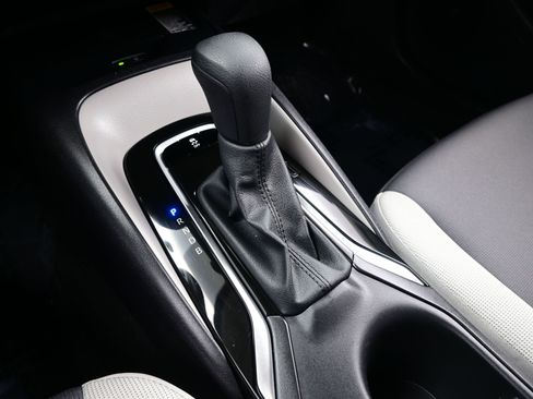 Used 2025 Toyota Corolla LE w/ LE Premium Package image 20