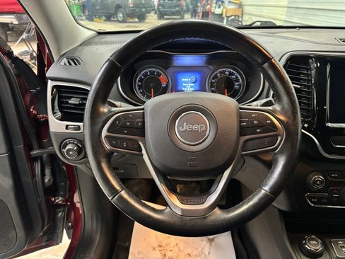 Used 2019 Jeep Cherokee Limited image 11