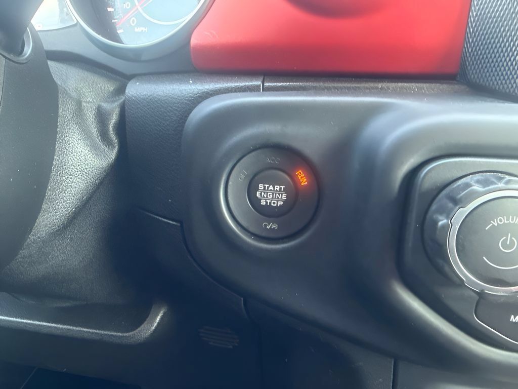 Used 2018 Jeep Wrangler Unlimited Rubicon AWD/4WD image 18