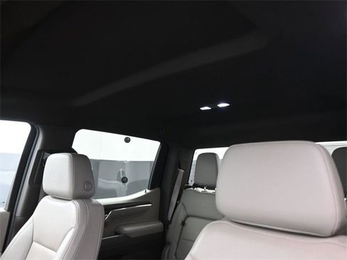 Used 2024 GMC Sierra 1500 SLT image 23