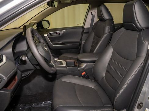 Used 2023 Toyota RAV4 Limited image 12