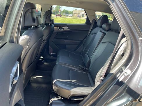Used 2024 Kia Sportage EX AWD/4WD image 10