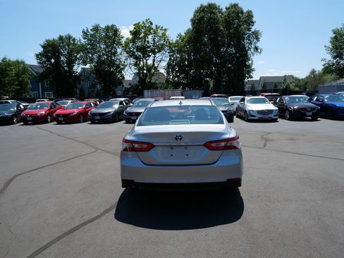 Used 2020 Toyota Camry LE w/ Fleet Convenience Package FWD image 4