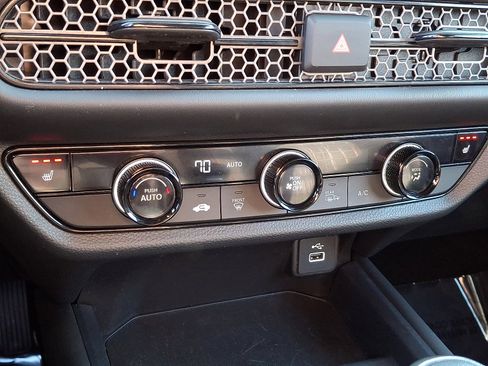 Certified 2023 Honda HR-V Sport image 15