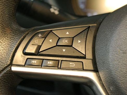 Used 2021 Nissan Kicks SV FWD image 19
