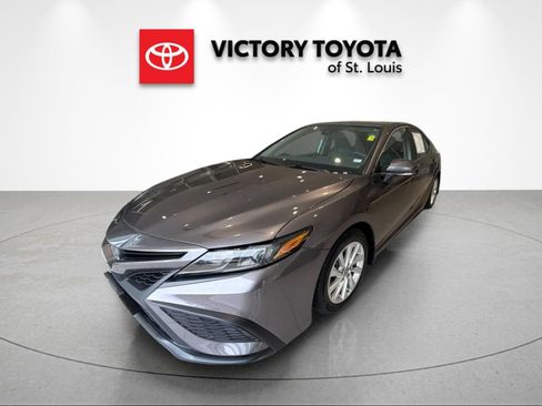 Used 2023 Toyota Camry SE FWD image 7