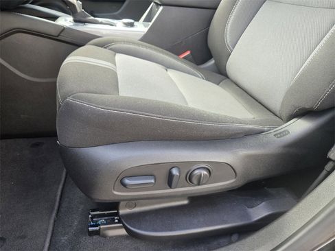 Used 2025 Chevrolet Blazer LT image 8