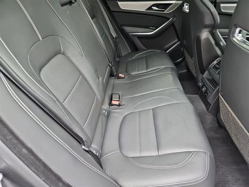 Used 2024 Jaguar F-PACE R-Dynamic S image 33