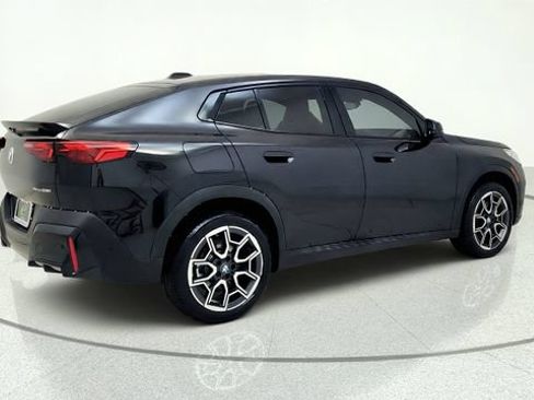 Used 2026 BMW X2 xDrive28i AWD/4WD image 9