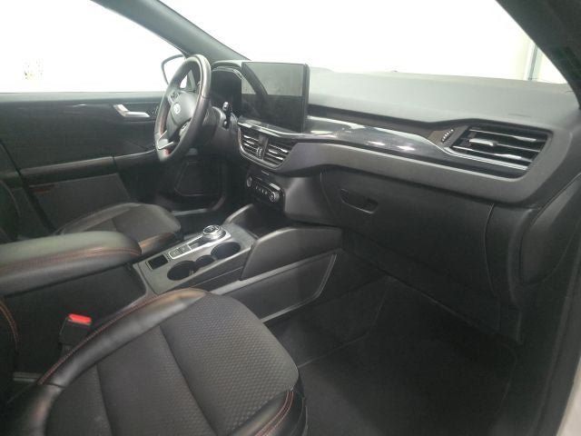 Used 2023 Ford Escape ST-Line w/ Tech Pack #1 AWD/4WD image 4