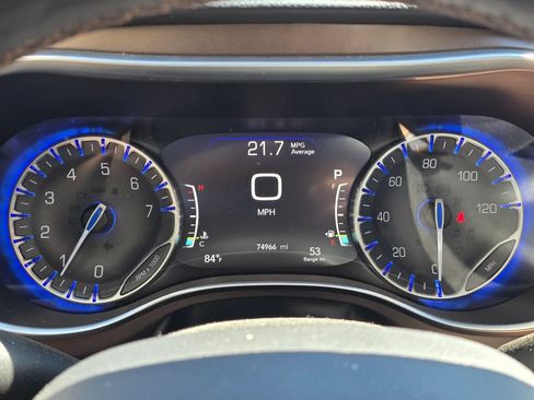 Used 2017 Chrysler Pacifica Touring-L Plus FWD image 7