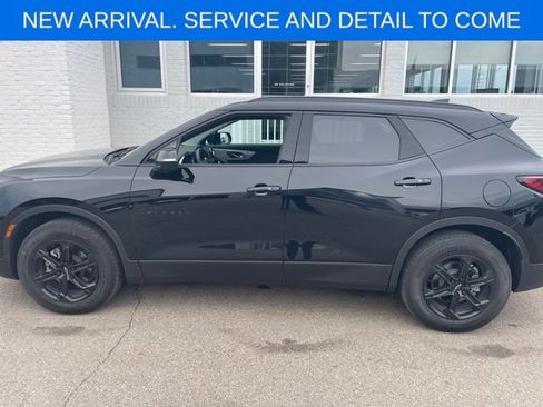Used 2025 Chevrolet Blazer LT w/ Midnight/Sport Edition FWD image 3