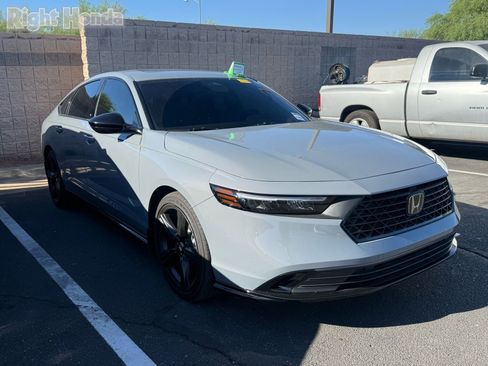 Used 2025 Honda Accord Sport image 5