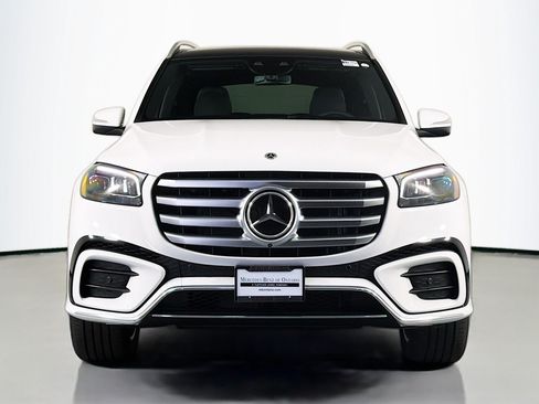 New 2026 Mercedes-Benz GLS 580 4MATIC image 2