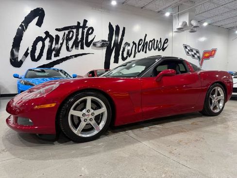 Used 2005 Chevrolet Corvette Coupe w/ Preferred Equipment Group RWD image 1