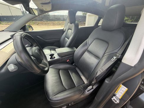 Used 2021 Tesla Model Y 2WD image 10