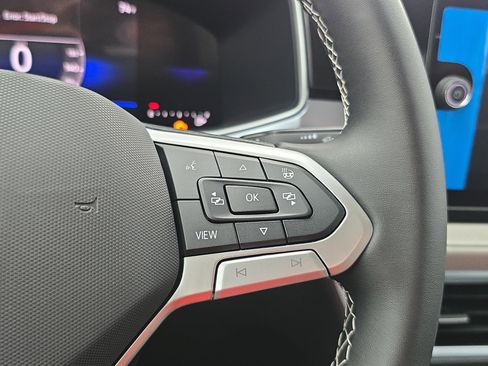 New 2026 Volkswagen Taos SE FWD image 17