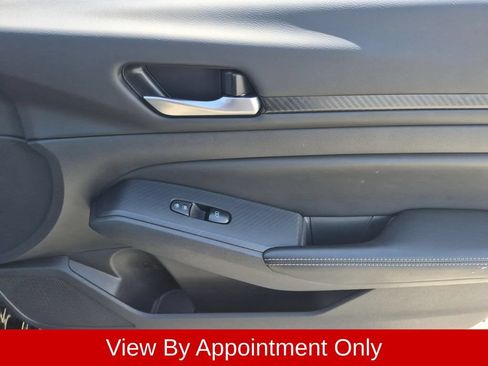Used 2025 Nissan Altima 2.5 SV FWD image 33