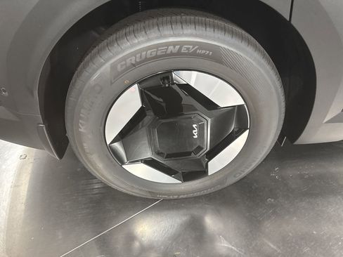 New 2026 Kia EV9 Wind image 13