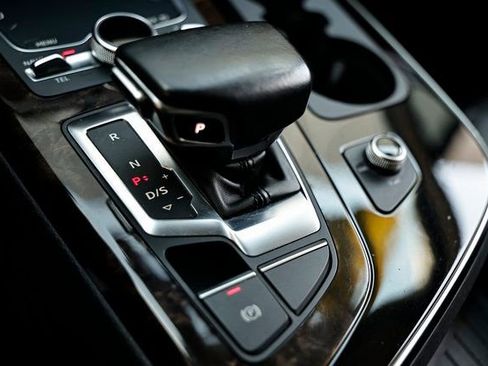 Used 2018 Audi Q7 3.0T Prestige w/ Prestige Package image 41