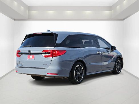 Used 2024 Honda Odyssey Elite image 4