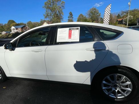 Used 2015 Ford Fusion S image 4