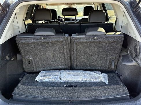 Certified 2023 Volkswagen Tiguan SE w/ Panoramic Sunroof Package image 28