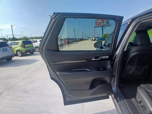 Used 2022 Hyundai Palisade Limited FWD image 14