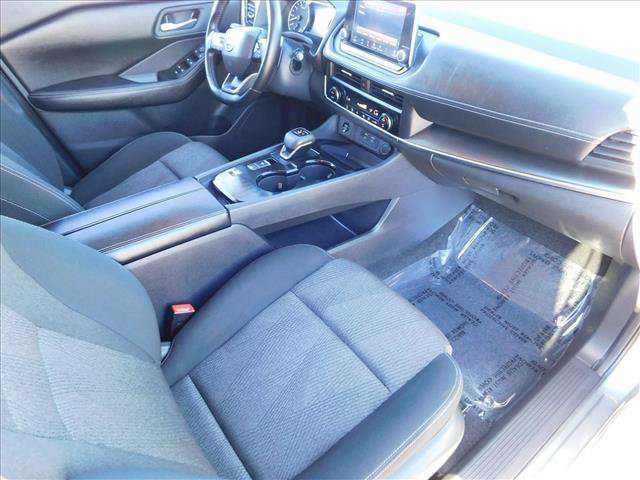 Used 2025 Nissan Rogue SV FWD image 28
