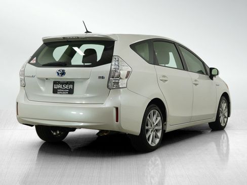 Used 2014 Toyota Prius V Five image 5