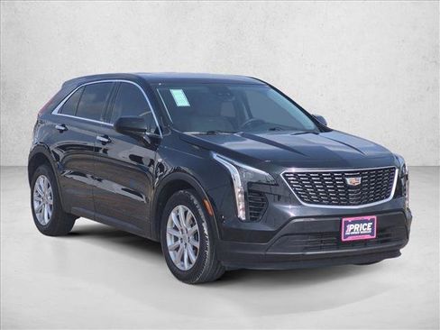 Used 2023 Cadillac XT4 Luxury FWD image 3