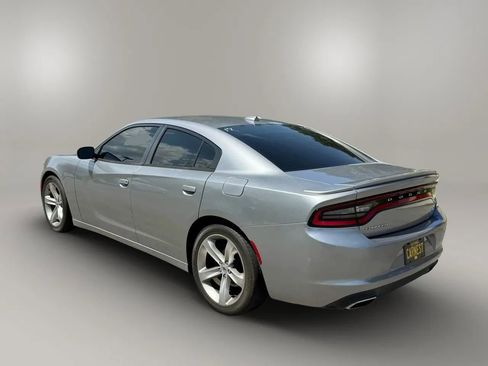 Used 2017 Dodge Charger R/T RWD image 9