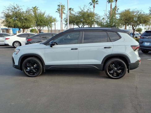 Used 2025 Volkswagen Taos SE FWD image 7