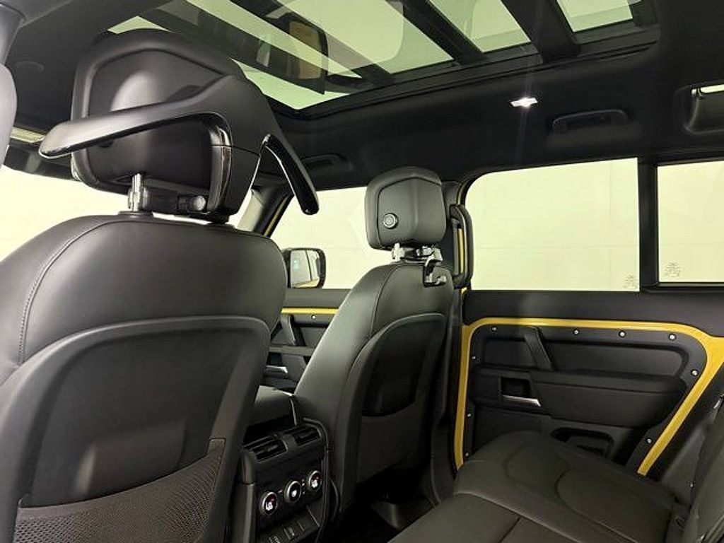 New 2026 Land Rover Defender 110 AWD/4WD image 24