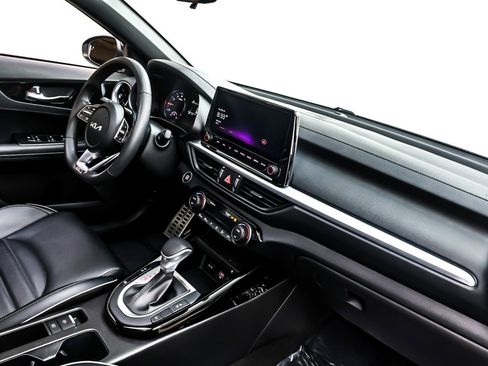 Used 2023 Kia Forte GT-Line w/ GT-Line Premium Package image 17