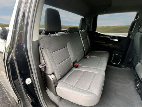 Used 2023 Chevrolet Silverado 1500 LT AWD/4WD image 17