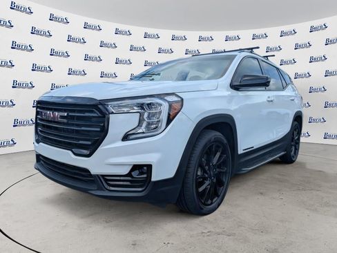 Used 2023 GMC Terrain SLT w/ LPO, 'HIT The Road' Package FWD image 6