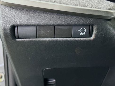 Used 2025 Nissan Kicks SV image 16