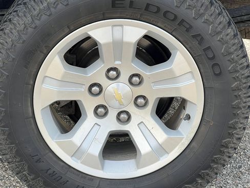 Used 2018 Chevrolet Silverado 1500 LT w/ All Star Edition AWD/4WD image 8