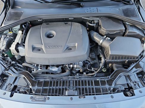 Used 2017 Volvo S60 T5 Inscription image 32