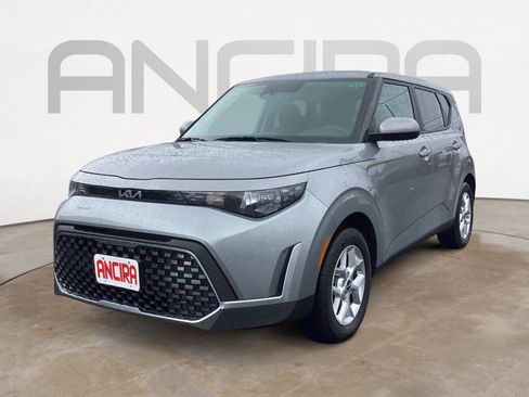 Used 2025 Kia Soul LX w/ LX Technology Package FWD image 9